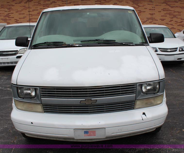 image for item G5276 1996 Chevrolet Astro van