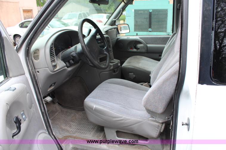 image for item G5276 1996 Chevrolet Astro van