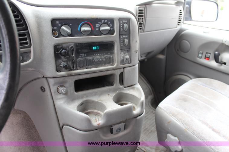 image for item G5276 1996 Chevrolet Astro van