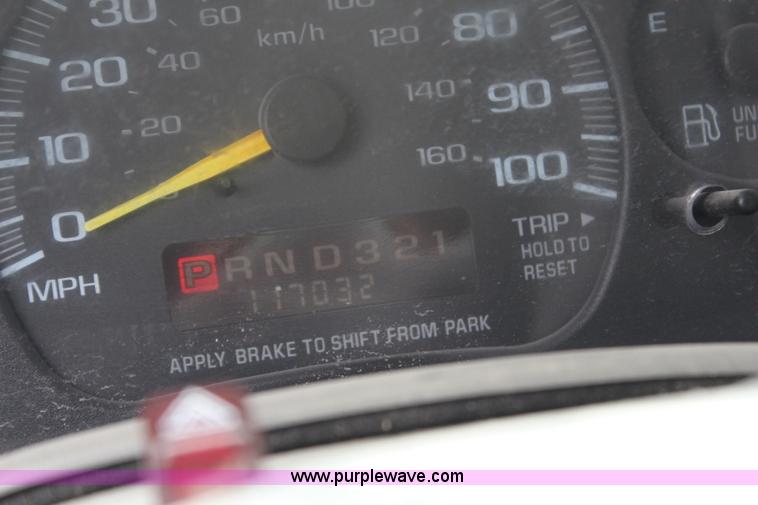 image for item G5276 1996 Chevrolet Astro van