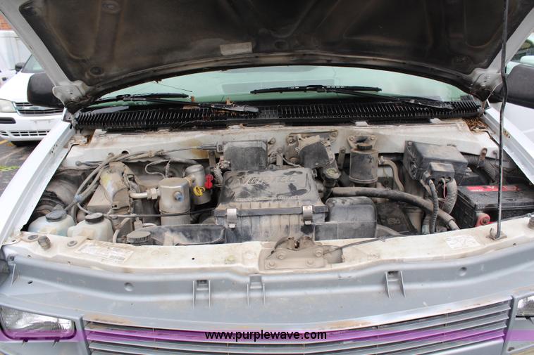 image for item G5276 1996 Chevrolet Astro van