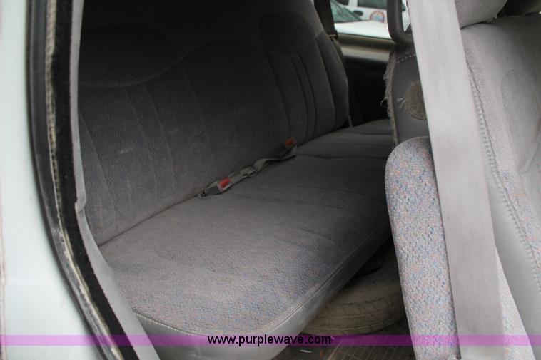 image for item G5276 1996 Chevrolet Astro van