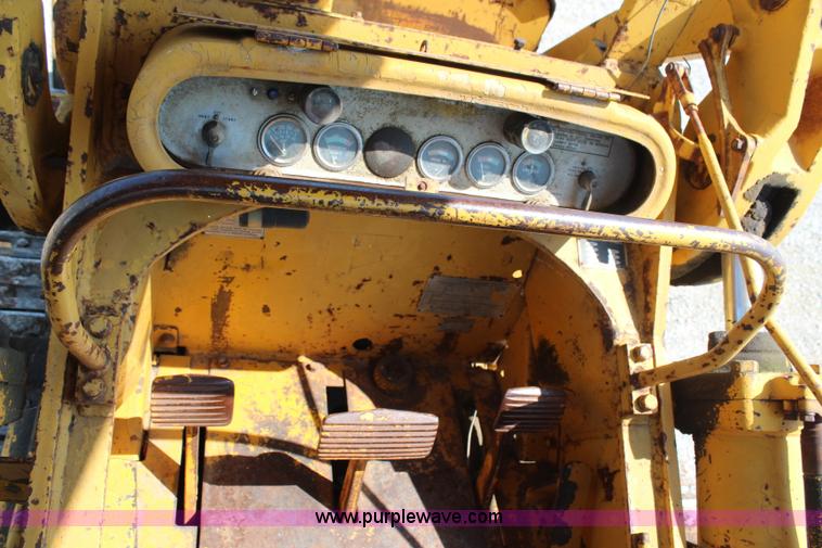 image for item G5293 1966 Caterpillar 955H track loader