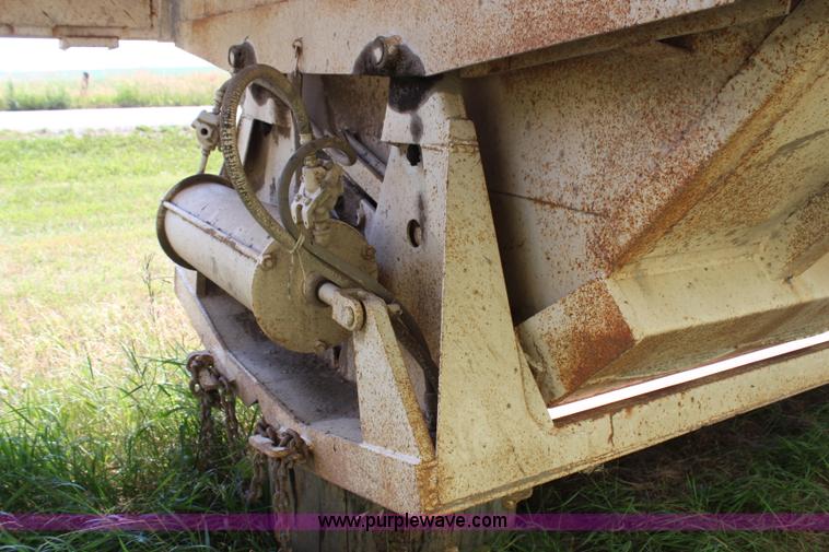 image for item G5294 1984 Ranch 27' belly dump trailer