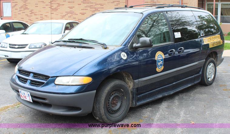 image for item G5328 2000 Dodge Grand Caravan SE van