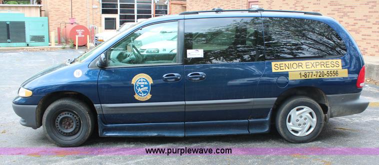 image for item G5328 2000 Dodge Grand Caravan SE van