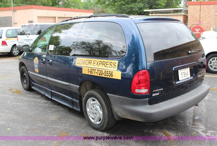 image for item G5328 2000 Dodge Grand Caravan SE van