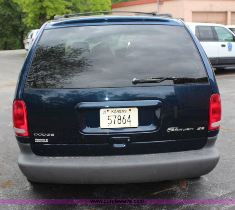 image for item G5328 2000 Dodge Grand Caravan SE van