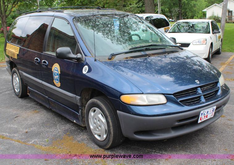 image for item G5328 2000 Dodge Grand Caravan SE van