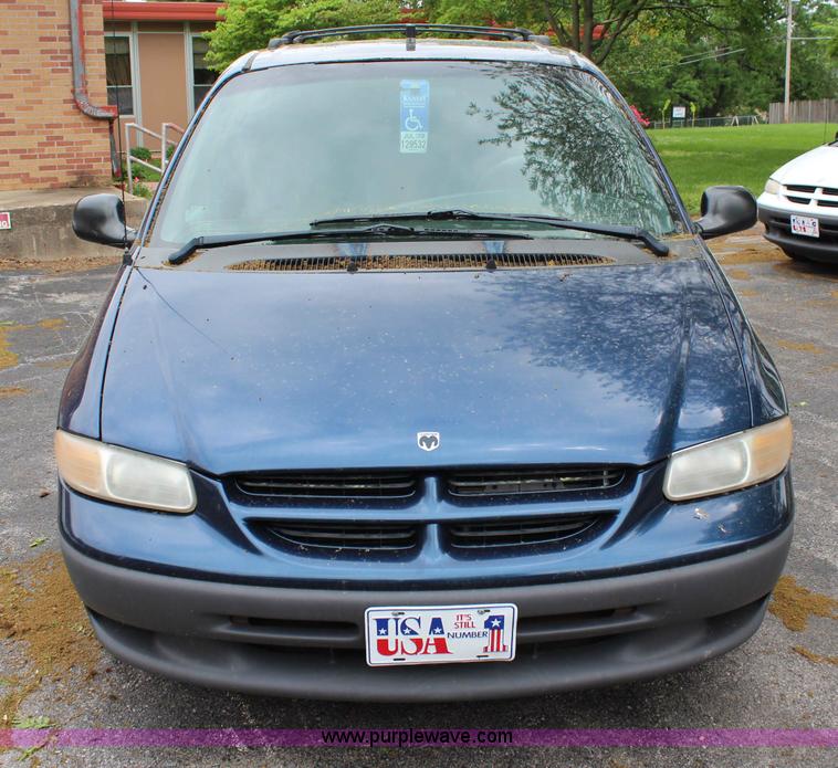 image for item G5328 2000 Dodge Grand Caravan SE van