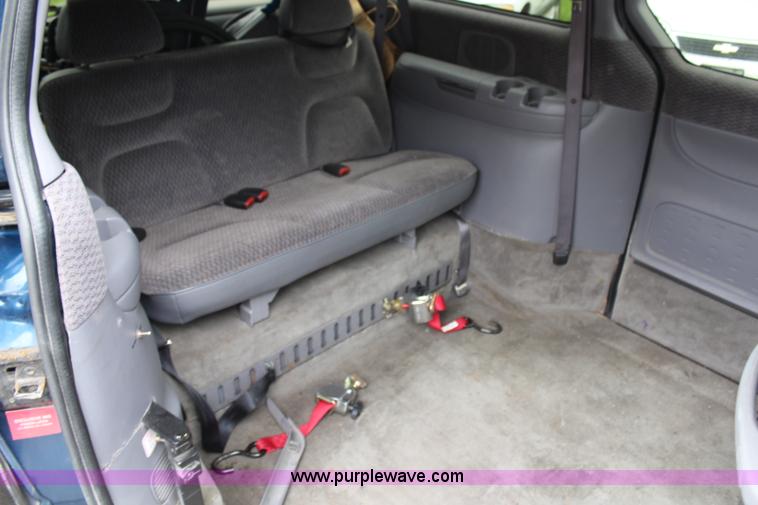 image for item G5328 2000 Dodge Grand Caravan SE van