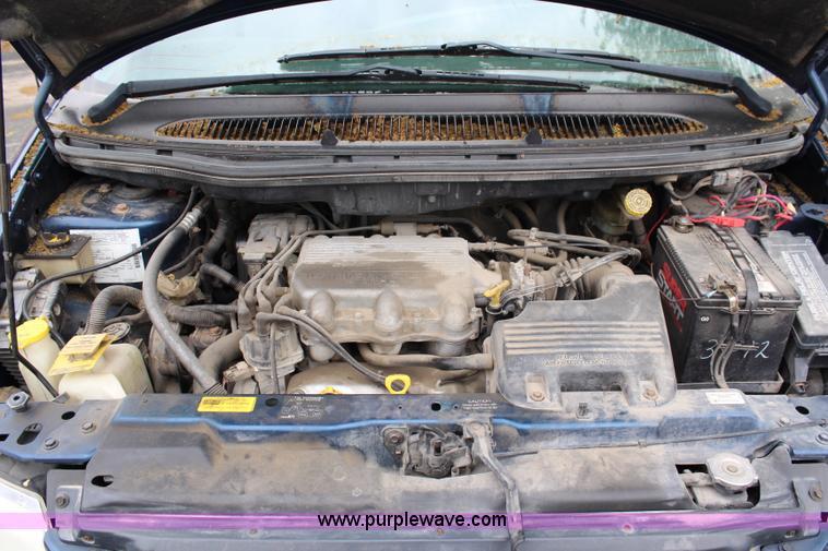 image for item G5328 2000 Dodge Grand Caravan SE van