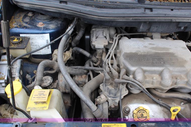 image for item G5328 2000 Dodge Grand Caravan SE van