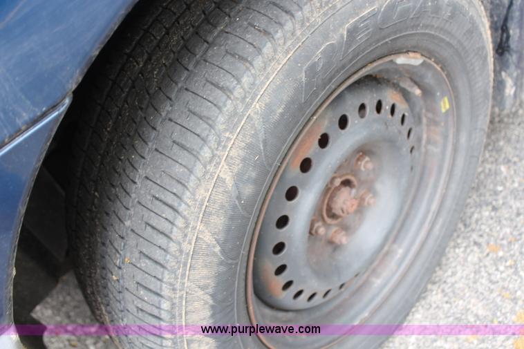 image for item G5328 2000 Dodge Grand Caravan SE van