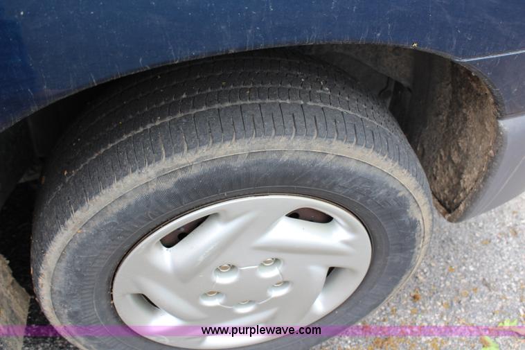 image for item G5328 2000 Dodge Grand Caravan SE van