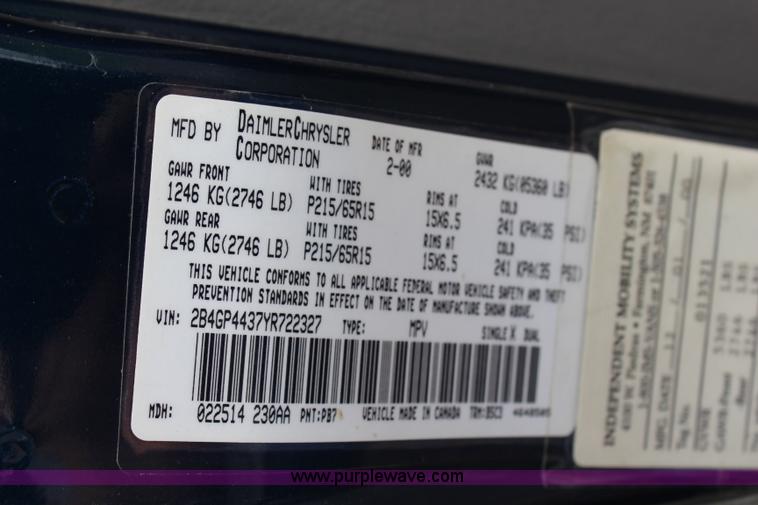 image for item G5328 2000 Dodge Grand Caravan SE van