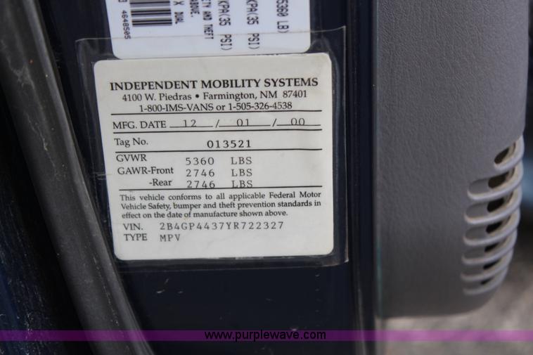 image for item G5328 2000 Dodge Grand Caravan SE van