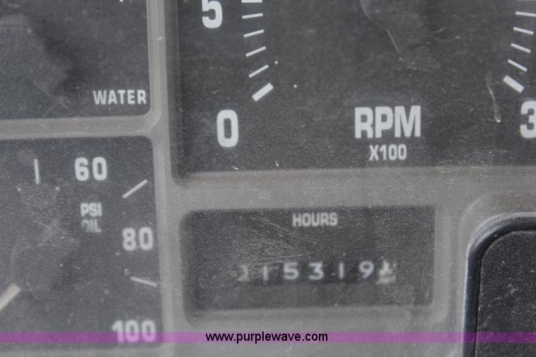 image for item G5390 1996 International 4700 semi truck