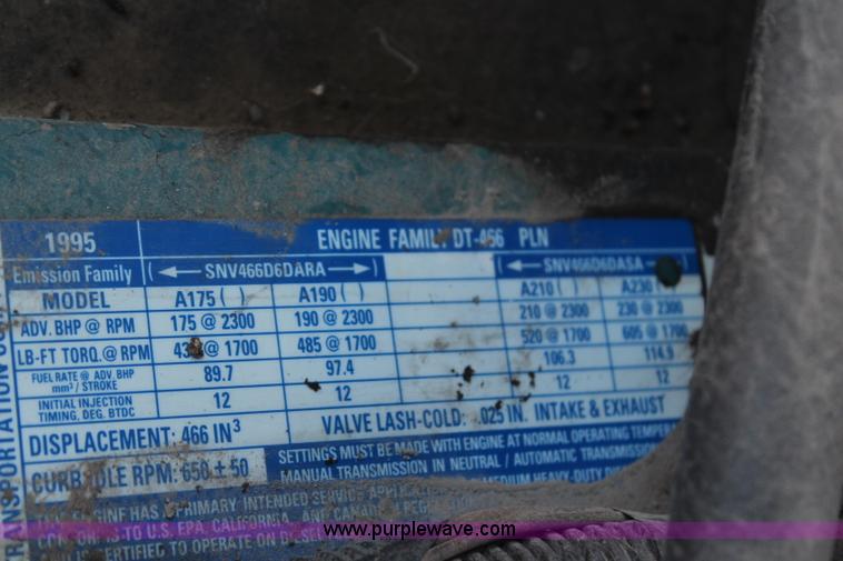 image for item G5390 1996 International 4700 semi truck