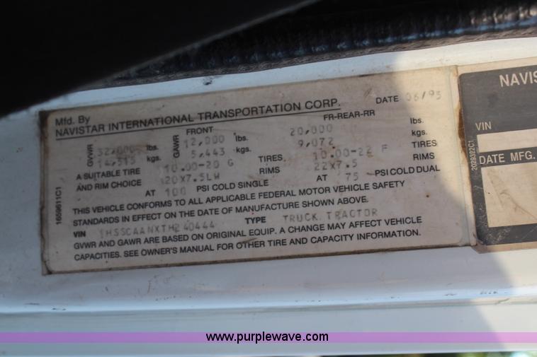 image for item G5390 1996 International 4700 semi truck