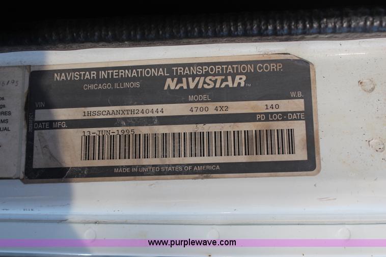 image for item G5390 1996 International 4700 semi truck