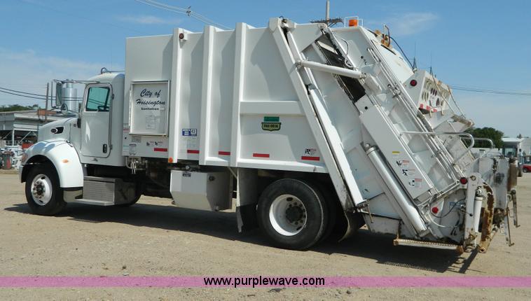 image for item G7901 2008 Peterbilt 335 refuse truck