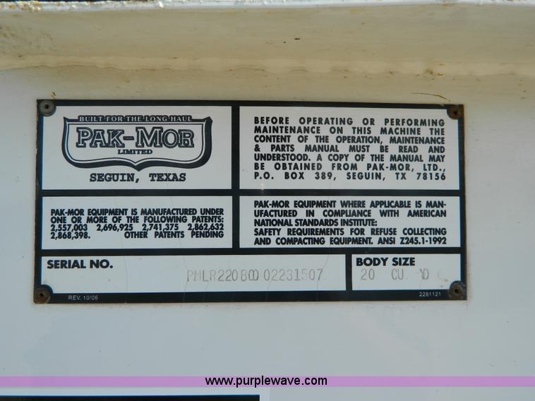 image for item G7901 2008 Peterbilt 335 refuse truck