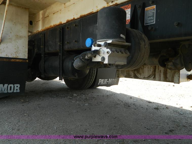 image for item G7901 2008 Peterbilt 335 refuse truck