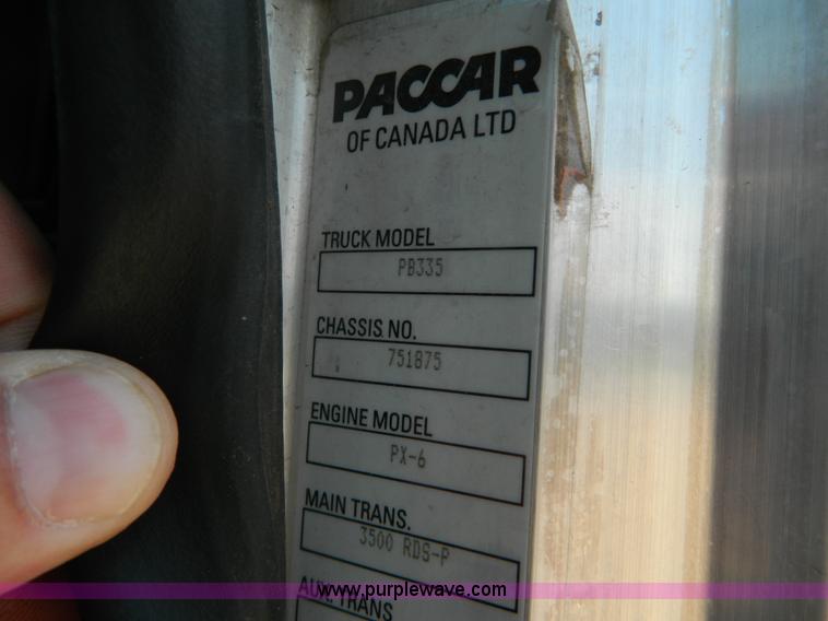 image for item G7901 2008 Peterbilt 335 refuse truck