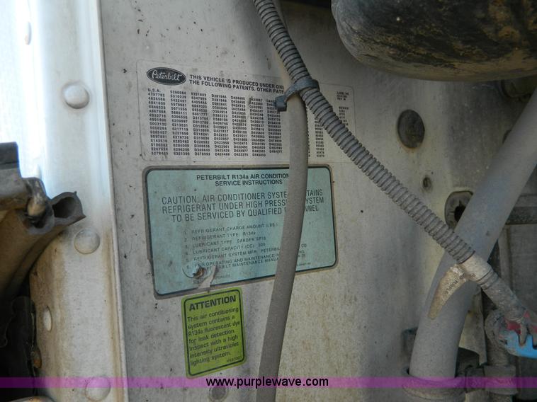 image for item G7901 2008 Peterbilt 335 refuse truck