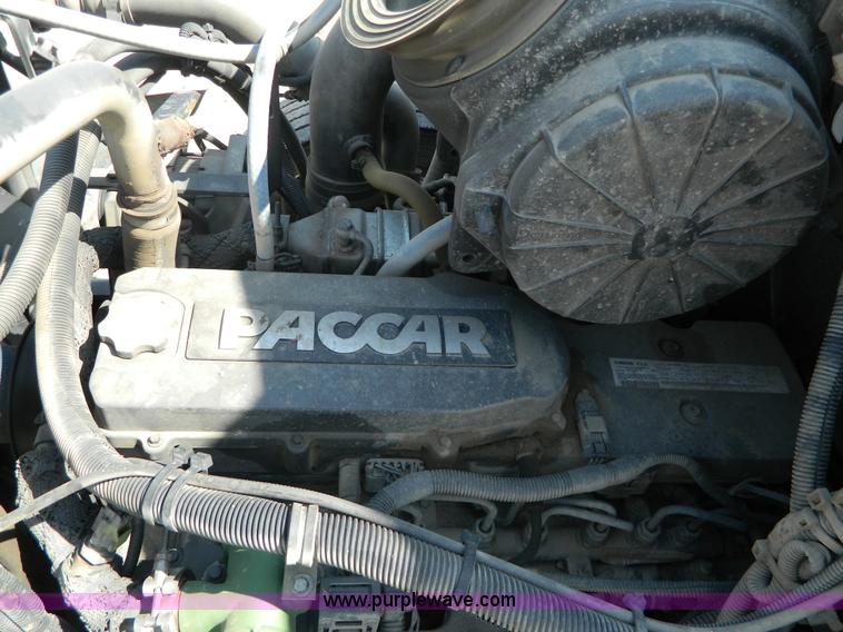 image for item G7901 2008 Peterbilt 335 refuse truck