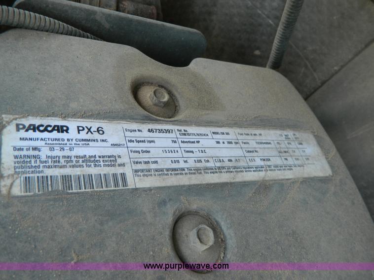 image for item G7901 2008 Peterbilt 335 refuse truck