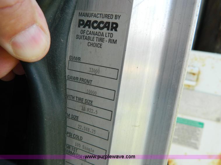 image for item G7902 2001 Peterbilt 330 refuse truck