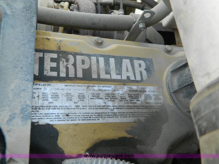 image for item G7902 2001 Peterbilt 330 refuse truck