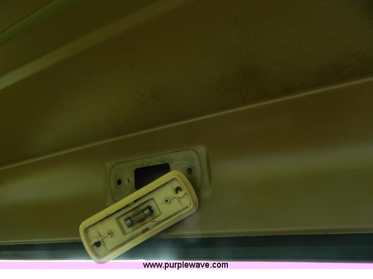 image for item G7909 1979 International truck cab and chassis