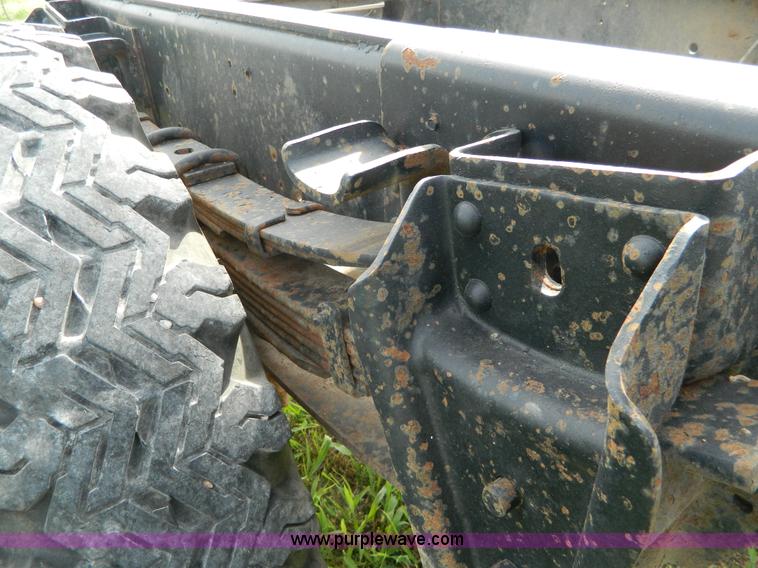 image for item G7909 1979 International truck cab and chassis