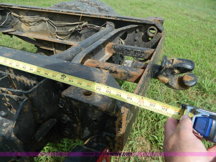 image for item G7909 1979 International truck cab and chassis