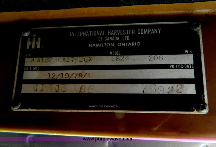 image for item G7909 1979 International truck cab and chassis