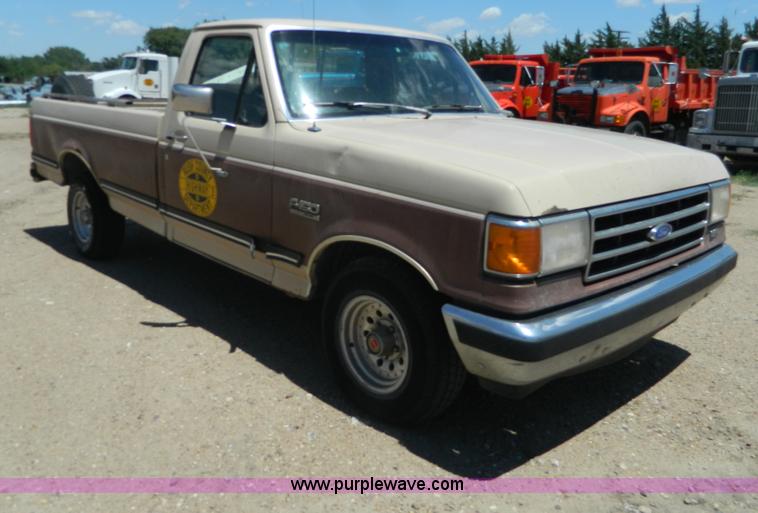 image for item G7912 1991 Ford F150 pickup truck