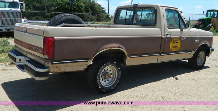image for item G7912 1991 Ford F150 pickup truck