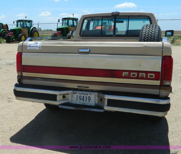image for item G7912 1991 Ford F150 pickup truck