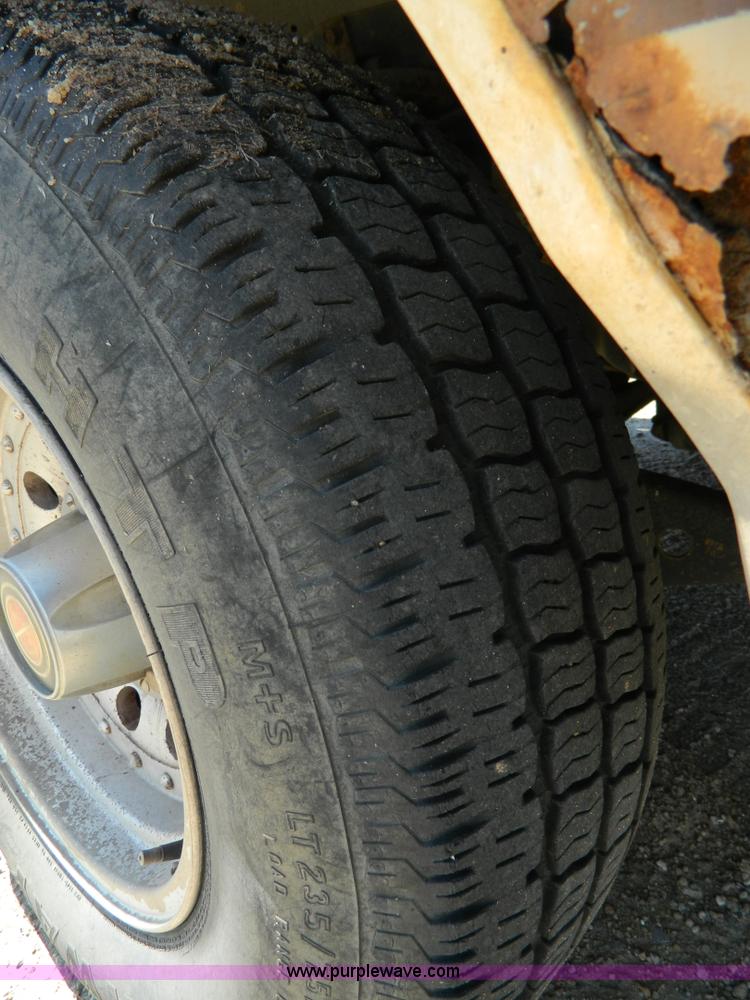 image for item G7912 1991 Ford F150 pickup truck