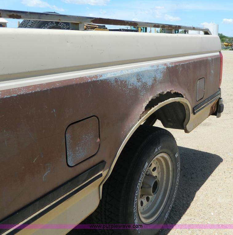 image for item G7912 1991 Ford F150 pickup truck
