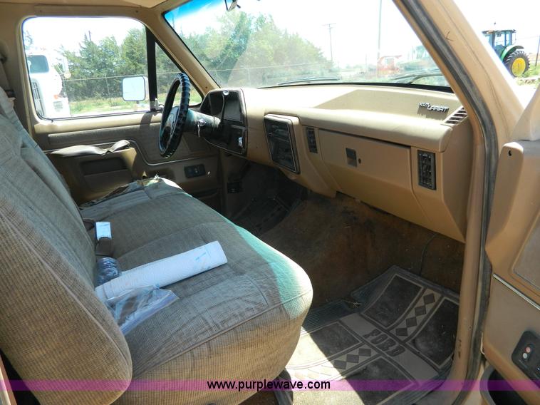 image for item G7912 1991 Ford F150 pickup truck