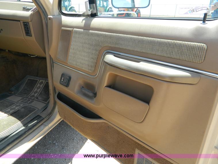 image for item G7912 1991 Ford F150 pickup truck