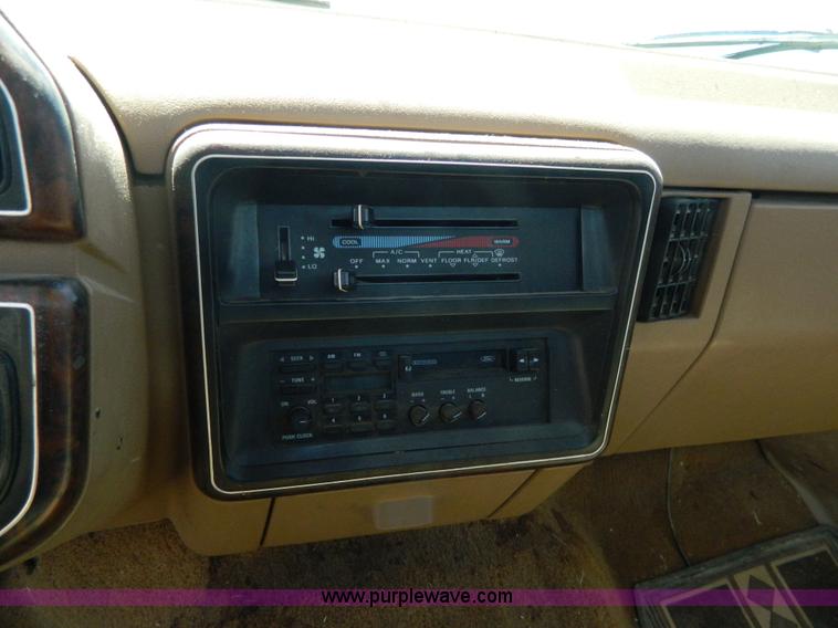 image for item G7912 1991 Ford F150 pickup truck