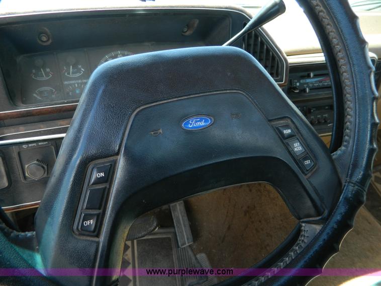 image for item G7912 1991 Ford F150 pickup truck