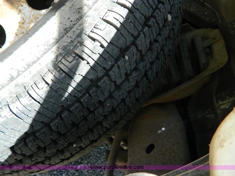 image for item G7913 1999 Ford F350 transit bus