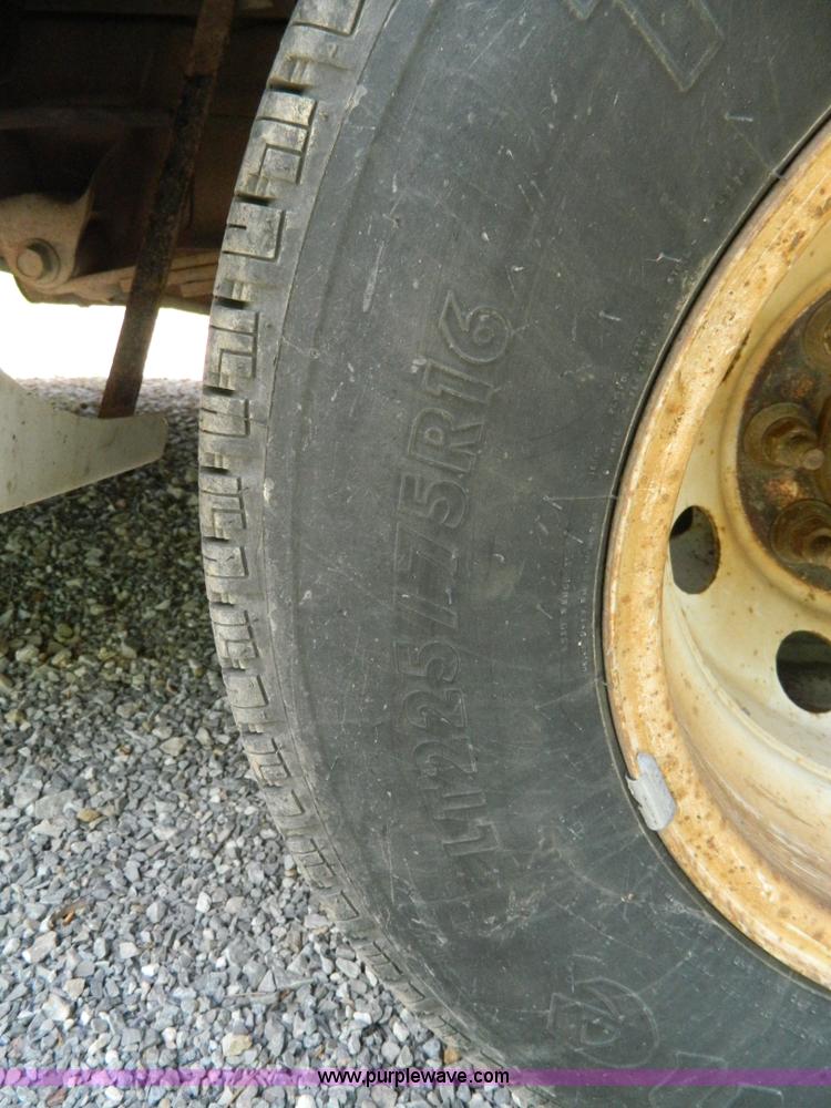 image for item G7913 1999 Ford F350 transit bus