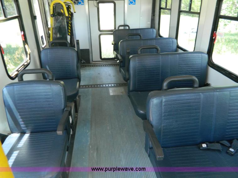 image for item G7913 1999 Ford F350 transit bus